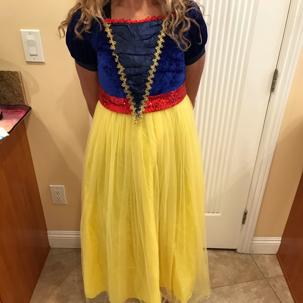 Snow White Halloween Costume xs/ petite brand new 🎃🎃